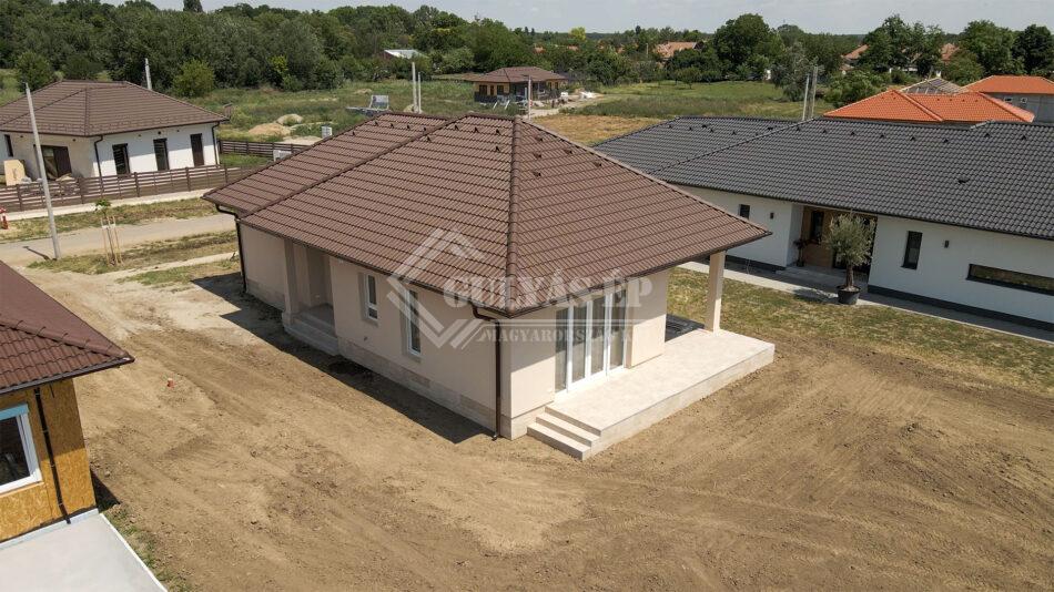Elkészült és már átadásra is került VELENCE 2 típusházunk!